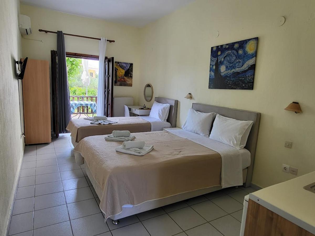 Nikos Appartement *